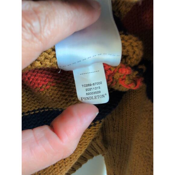 Pendleton Relaxed Fit Striped Pull-Over in Size Small - Picture 5 of 6